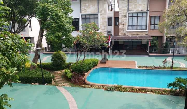 Primavera Bsd Depan Rumah Langsung Swimmingpool