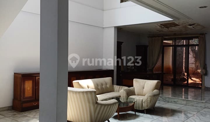 Di Jual Rumah Tua Pluit Pinggir Jalan Raya SHM 2 Lantai