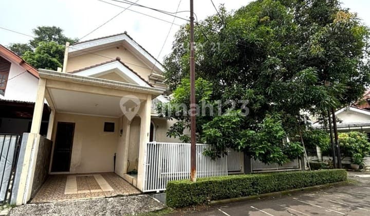 For Sale Spacious and Comfortable Hook House in Bintaro Sector 2 9642