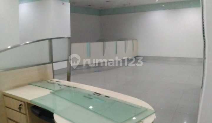 Disewakan Ruko Strategis tengah kota cocok untuk bank dan kantor