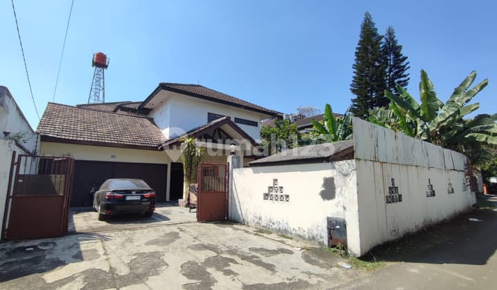 Tanah luas Bonus Rumah Dan Pool