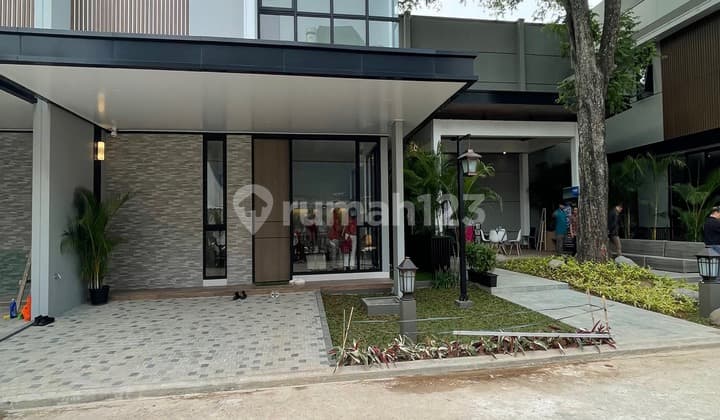 Rumah Baru Tropical Konsep Dan Barbeque Dalam Cluster