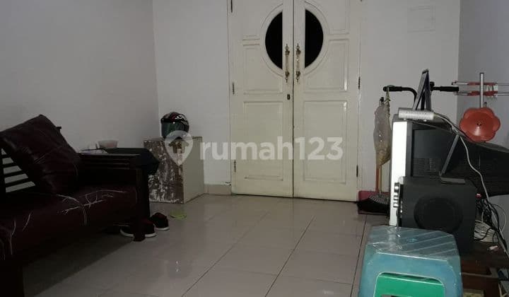 Rumah 2 Lantai SHM Bagus di duta garden cluster beverly