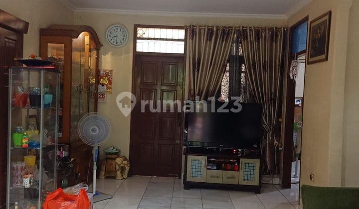 Rumah 2 Lantai bagus siap huni di modernland