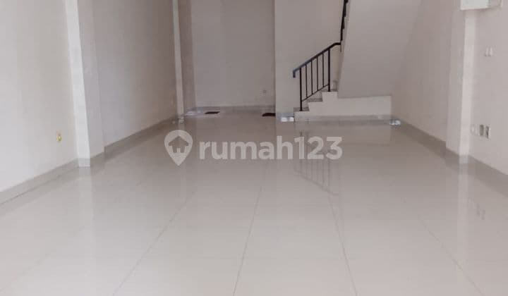 Disewakan Ruko Fresh Market Hadap Dalam di Green Lake City