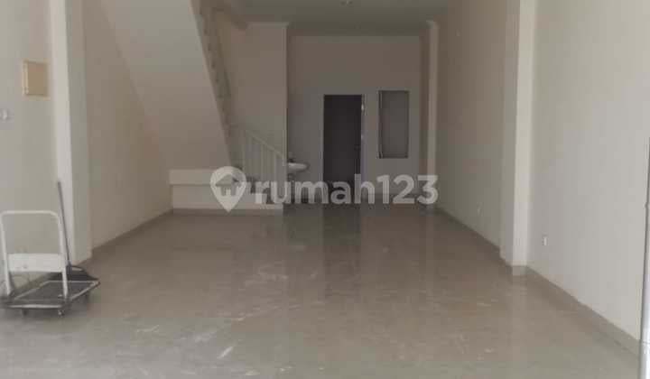 P Fl Disewakan Ruko 3 Lantai Green Lake City Min. 2 Thn Ready Apr