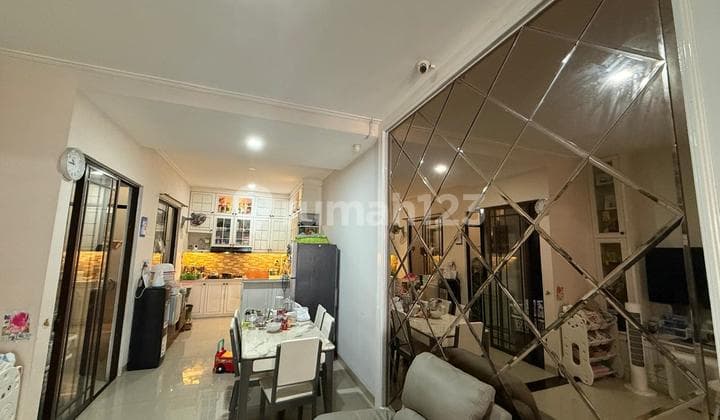 P Iv Dijual Rumah 2,5 Lantai Uk 6X18 Siap Huni di Green Lake City