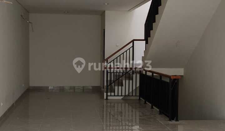 P Ivn Disewakan Ruko Brand New 2,5 LT Boulevard di Metland Puri