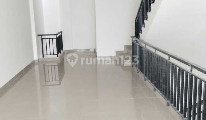 For Rent: 4-Storey Shop House in Golf Island PIK Min. 2 Years