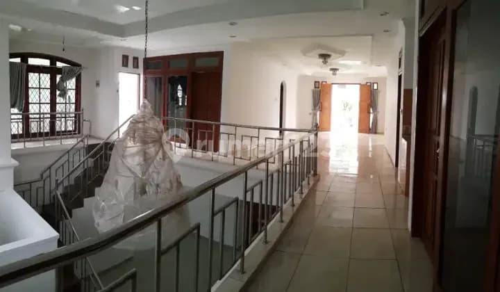 Disewakan Rumah Bagus di Komp. Dpr 2 Meruya Min. 2 Thn Ready Apr