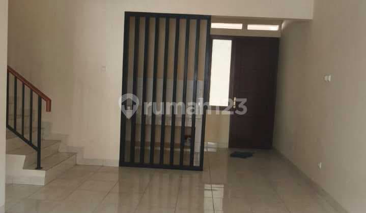 Rumah Cantik Disewa di Taman Sari Harapan Indah Bekasi - Lingkungan Cluster