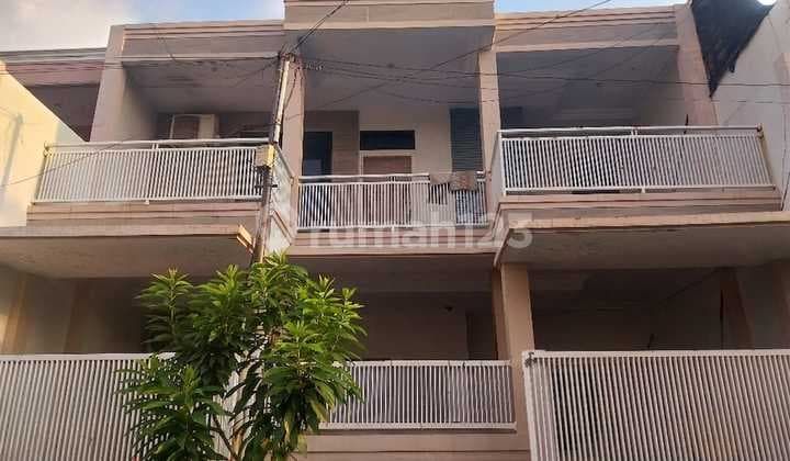 Rumah 2 LT Harapan Indah - 4Kt, Carport 2, Lokasi Strategis