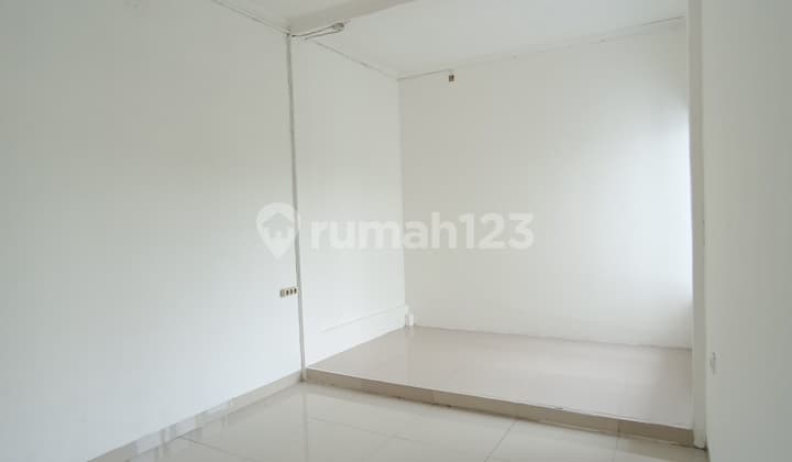Dijual Rumah Bsi Full Renov Lokasi Strategis Siap Huni