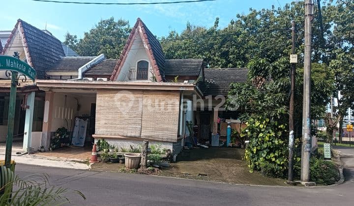 Rumah Posisi Hoek Cluster Victoria SHM.