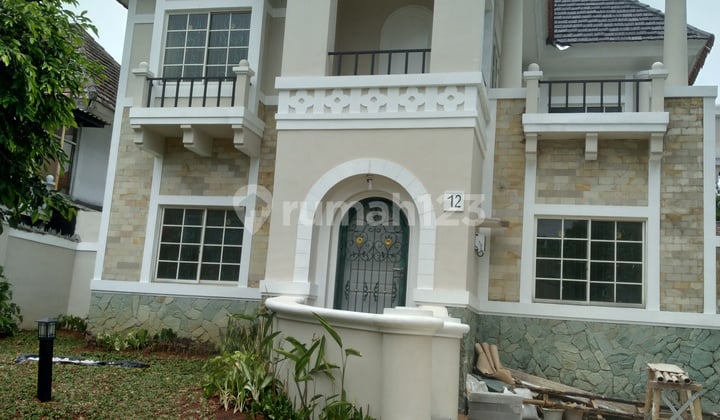 Rumah Model England Park Minimalis Bebas Banjir dan Macet SHM