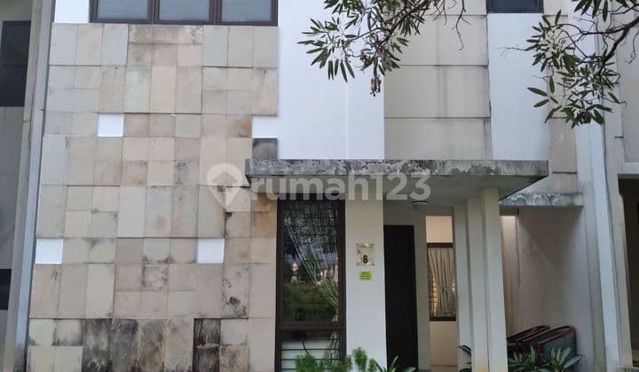 Dijual Rumah di Atmosfer 2 Lantai SHM Bagus