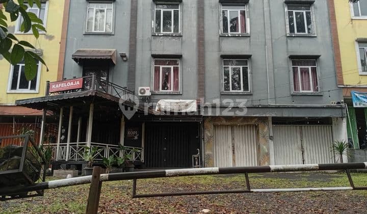 Quick Sale: 4-Unit Row Shops in Ciomas Area, Former Cafe, Certified Title (SHM)