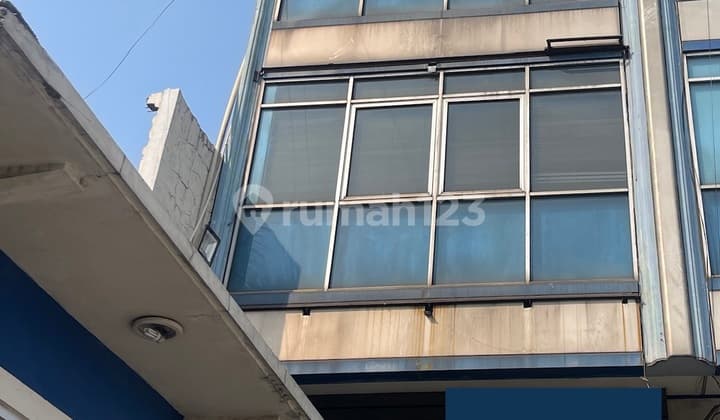 Shop House in Utan Kayu