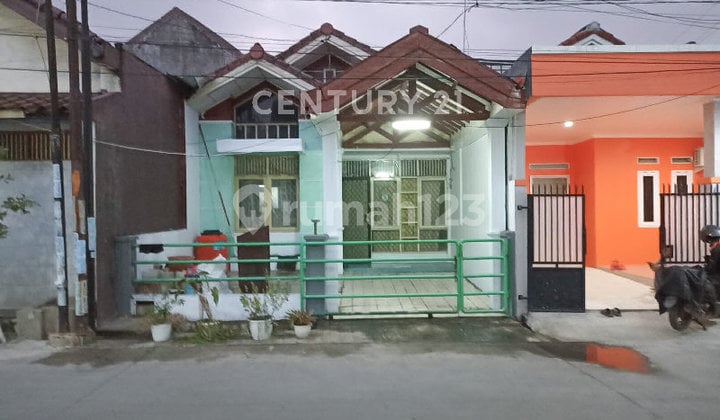 Rumah di Komplek Taman Harapan Baru Bekasi