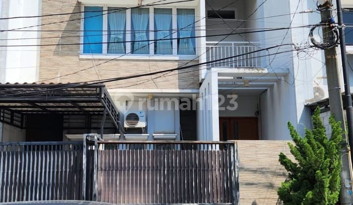 Ready-to-Occupy House in a Complex in Kelapa Gading