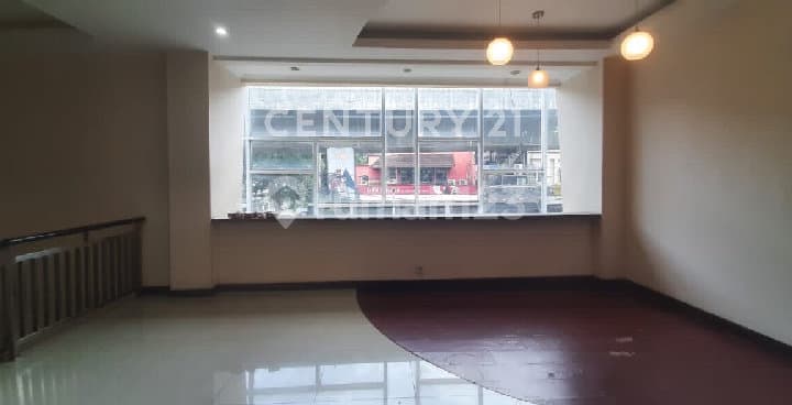 Bangunan Kantor Siap Pakai di Wolter Monginsidi, Jakarta Selatan