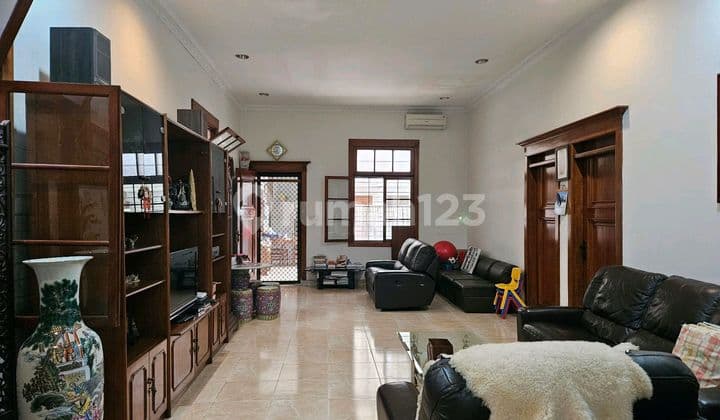 Rumah Nyaman Dan Asri Di Kawasan Wisata Kuliner Dan Factory Outlet Bandung