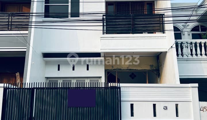 For Rent: Tomang House Ready to Occupy, Grogol Petamburan Cheap {SL017}