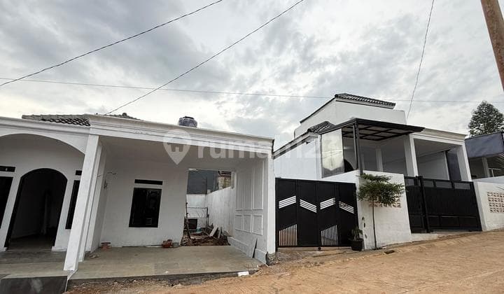 Rumah Cantik Nempel Jalan Raya Cipayung Depok