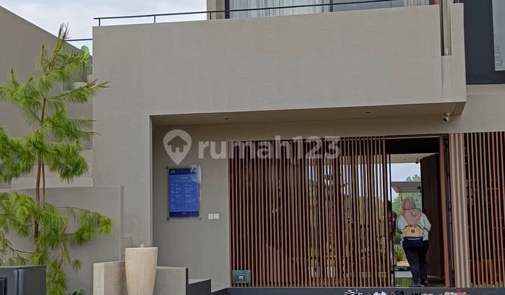 Rumah dengan View Danau Shila at Sawangan