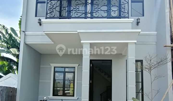 Rumah 2 Lantai di Village Amarilis Beji, Depok