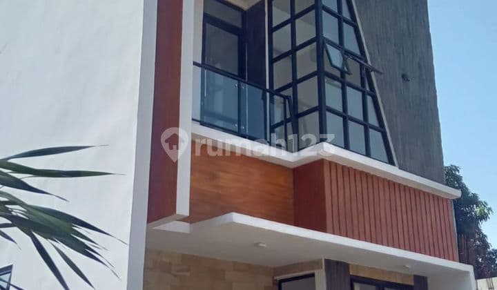 Rumah 2 Lantai Siap Huni Dekat Jalan Raya Bogor