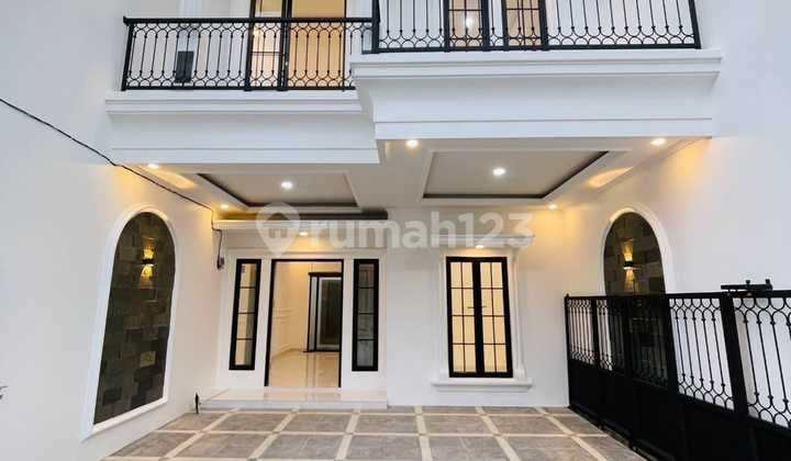 Luxurious 2-Storey House Near Alun Alun Gdc