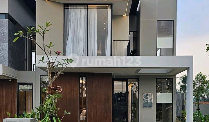 Rumah Sultan 2.5 Lantai + Rooftop di Shila At Sawangan