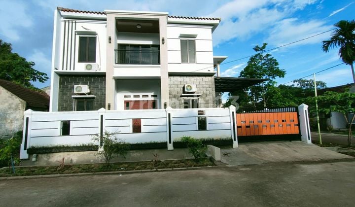 Rumah Secondary 2 Lantai Di Telaga Kahuripan