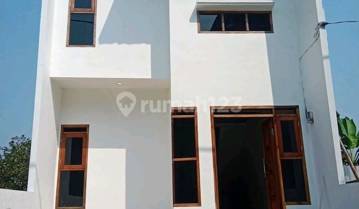 Rumah Baru 2 Lantai Dekat Stasiun Depok