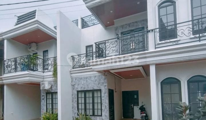 Rumah Baru 2,5 Lantai Dekal Tol Cimanggis