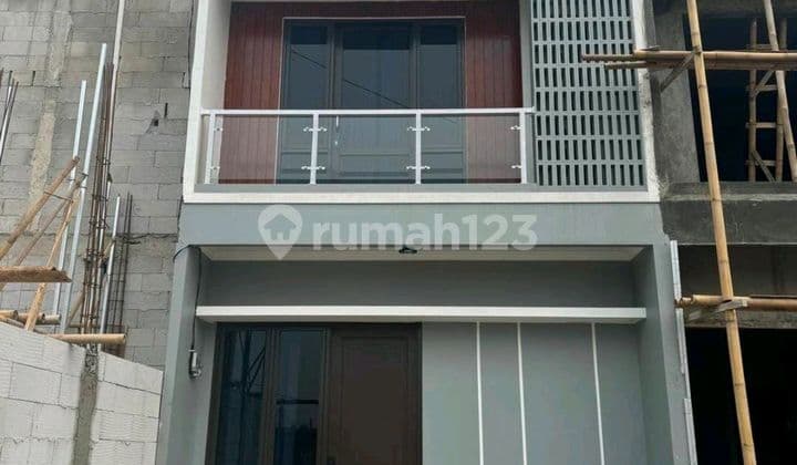 Rumah Cluster 2 Lantai Pinggir Jalan Cilodong