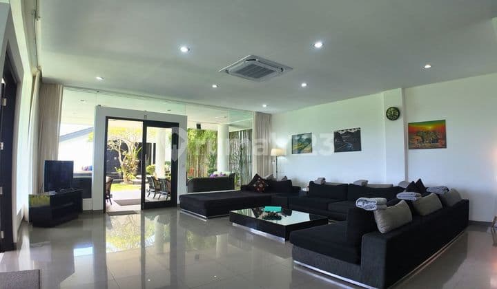 Rare Cliffside Villa In Jimbaran With Panoramic Ocean Views