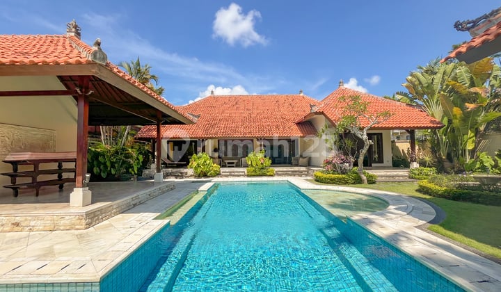 4 Bedroom Inside The Luxury Complex In Nusa Dua Bali