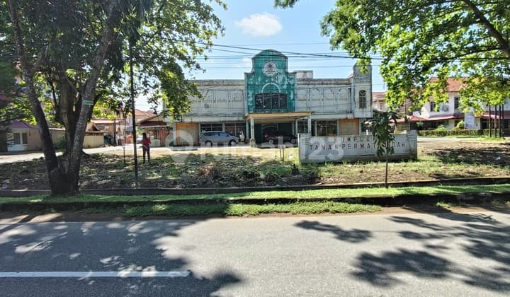 Gedung Ruko Jalan Abdul Rahman Saleh Komplek Tpi, Pontianak Tenggara