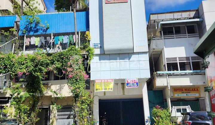 Ruko Jalan Sisimangaraja, Pontianak Kota