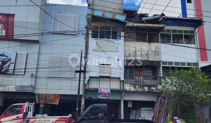 Sisimangaraja Street Shop House, Pontianak City
