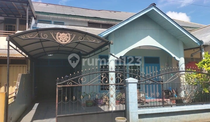 Rumah Jalan Sungai Raya Dalam Komplek Palem Hijau, Kubu Raya Pontianak