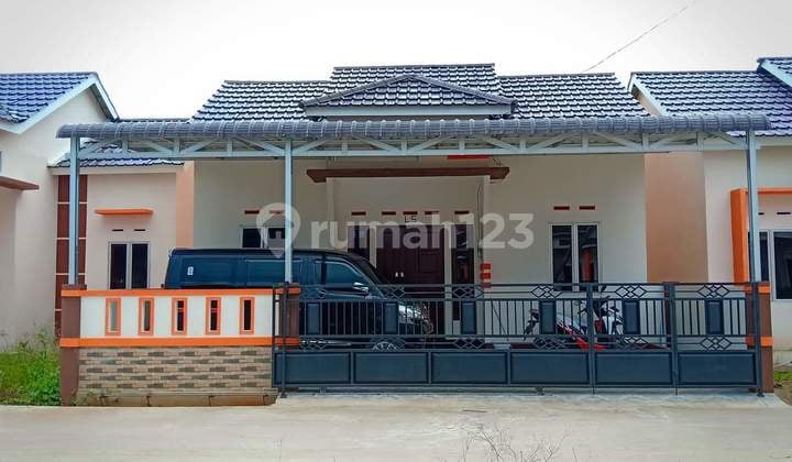 Rumah Jalan Raya Kapur Komplek TMI Kubu Raya Pontianak