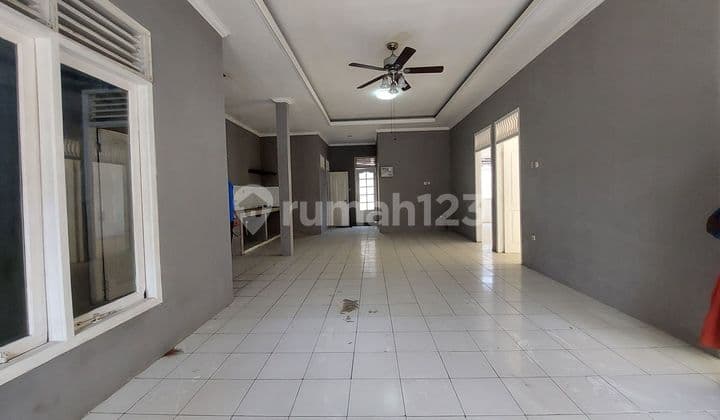 Rumah Strategis di Jakarta Selatan Cocok untuk Kantor dan Kost