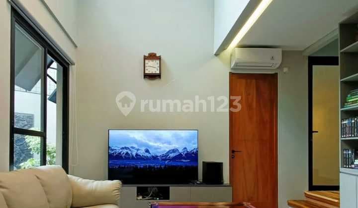 Rumah Pool Nyaman Bebas Banjir di Cluster Bintaro