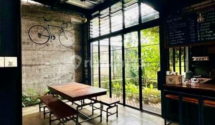 Rumah Dengan Interior Menarik Siap Huni Di Emerald Bintaro Sektor 9