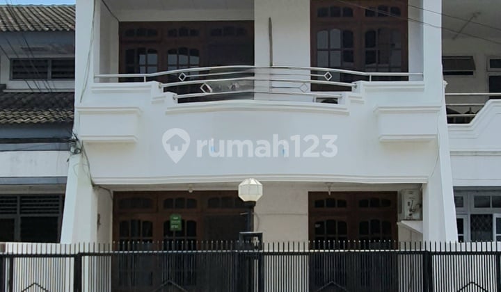 Tersewa. Rumah Apik Rapih Terawat dan Siap Huni di Janur Asri, Kelapa Gading