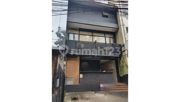 Barito Shop House, Kramat Pela, Kebayoran Lama, Area 124m2.