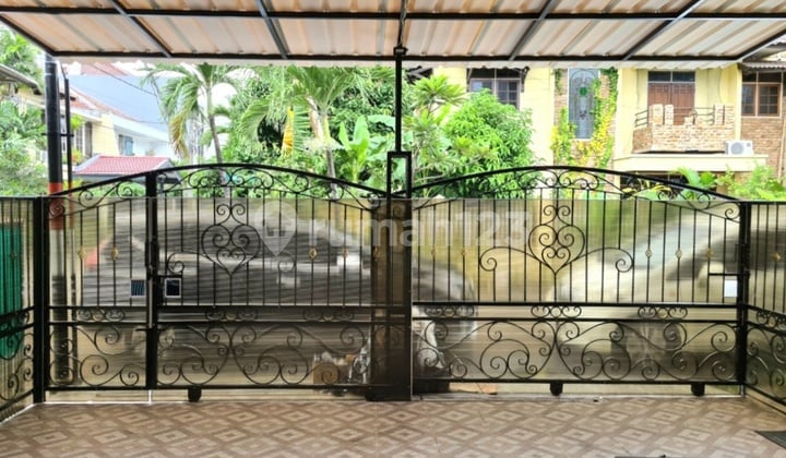 Elegant Frond House, Kelapa Gading, 6x18m2 Spacious